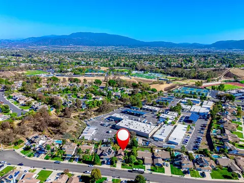 View/Area - 31211 Corte Alhambra, Temecula, CA 92592 photo 4 of 5