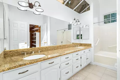 Bath - 31211 Corte Alhambra, Temecula, CA 92592 photo 1 of 3