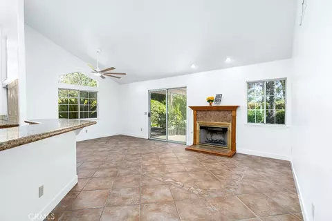 Living - 31211 Corte Alhambra, Temecula, CA 92592 photo 2 of 4