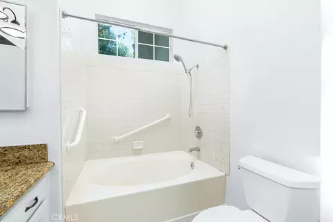 Bath - 31211 Corte Alhambra, Temecula, CA 92592 photo 2 of 3