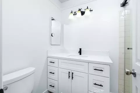 Bath - 31211 Corte Alhambra, Temecula, CA 92592 photo 3 of 3