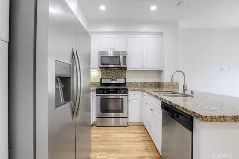 Kitchen - 44014 Arcadia Ct, Temecula, CA 92592 photo 2 of 2
