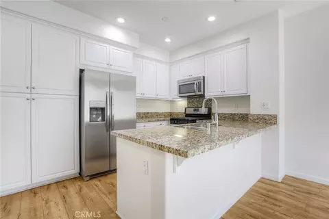 Kitchen - 44014 Arcadia Ct, Temecula, CA 92592 photo 1 of 2