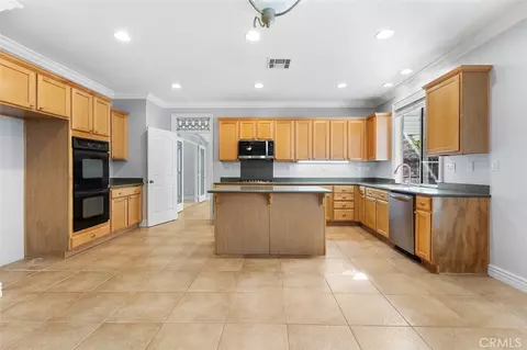 Kitchen - 33421 Barrington Dr, Temecula, CA 92592 photo 1 of 3