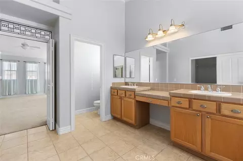 Entry Way - 33421 Barrington Dr, Temecula, CA 92592 photo 4 of 6