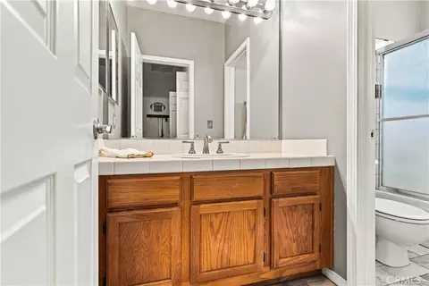 Bath - 29937 Westlink Dr, Menifee, CA 92584 photo 2 of 3