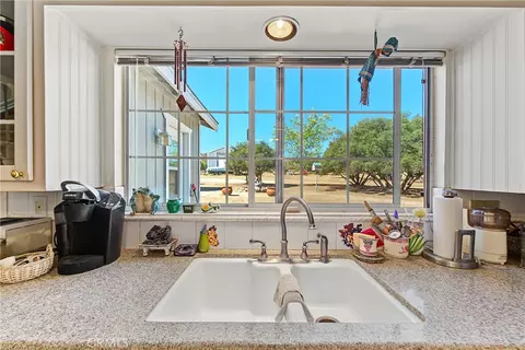 Kitchen - 44451 Tule Fire Rd, Anza, CA 92539 photo 3 of 12