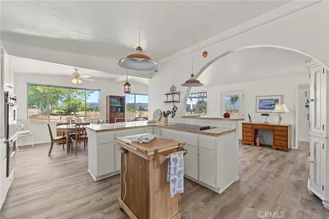 Kitchen - 44451 Tule Fire Rd, Anza, CA 92539 photo 8 of 12