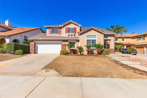 Exterior - 152 Alabaster Loop, Perris, CA 92570 photo 3 of 17
