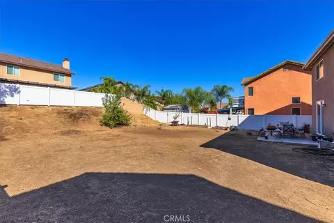 Exterior - 152 Alabaster Loop, Perris, CA 92570 photo 8 of 17