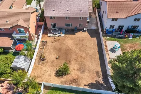 View/Area - 152 Alabaster Loop, Perris, CA 92570 photo 4 of 6