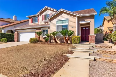 Exterior - 152 Alabaster Loop, Perris, CA 92570 photo 5 of 17
