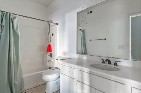 Bath - 30814 Terrace View Cir, Temecula, CA 92591 photo 2 of 3