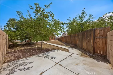 Exterior - 10716 Wakefield St E, Adelanto, CA 92301 photo 10 of 18
