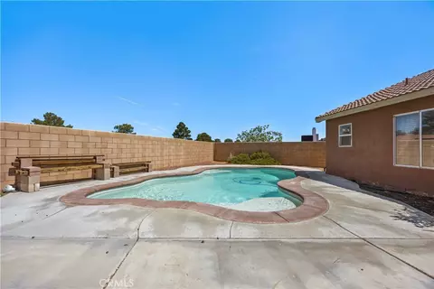 Exterior - 10716 Wakefield St E, Adelanto, CA 92301 photo 15 of 18