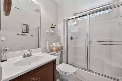 Bath - 33051 Rudy Ct, Temecula, CA 92592 photo 1 of 5
