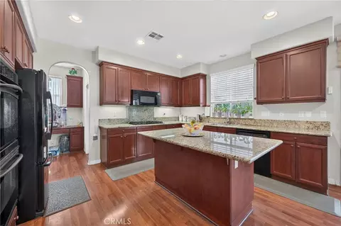 Kitchen - 33051 Rudy Ct, Temecula, CA 92592 photo 2 of 2
