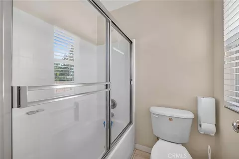 Bath - 33051 Rudy Ct, Temecula, CA 92592 photo 3 of 5