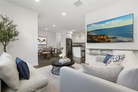 Living - 344 Stillwater Ct, Santee, CA 92071 photo 4 of 5
