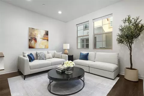 Living - 344 Stillwater Ct, Santee, CA 92071 photo 2 of 5