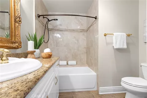 Bath - 32498 Durango Ct, Wildomar, CA 92595 photo 3 of 6