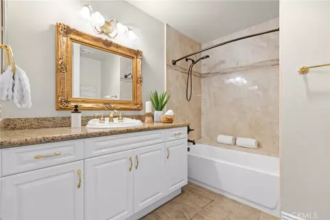 Bath - 32498 Durango Ct, Wildomar, CA 92595 photo 2 of 6