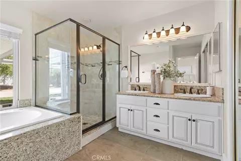 Bath - 32498 Durango Ct, Wildomar, CA 92595 photo 4 of 6