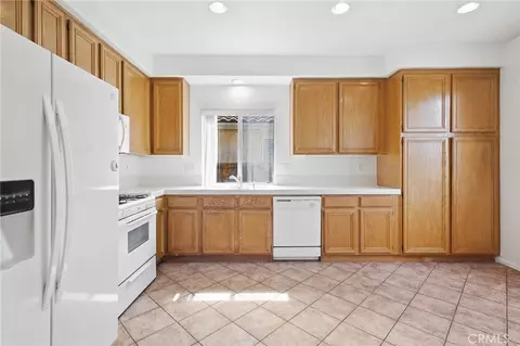 Kitchen - 41851 Vardon Dr, Temecula, CA 92591 photo 1 of 2