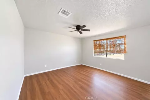 Living - 58407 Campanula St, Yucca Valley, CA 92284 photo 7 of 7