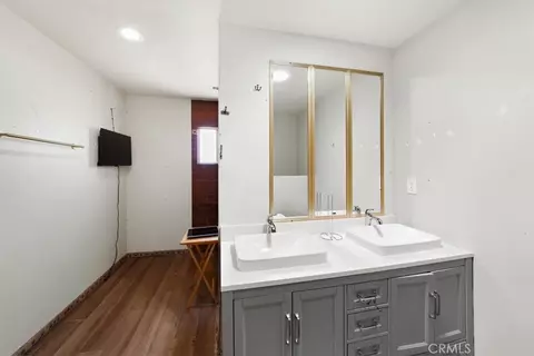 Bath - 58407 Campanula St, Yucca Valley, CA 92284 photo 3 of 5