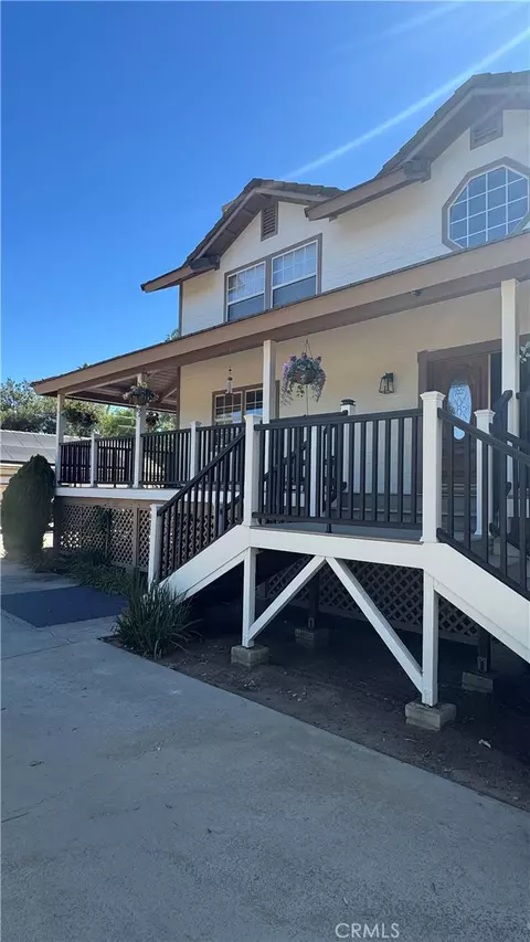 41900 Green Tree, Temecula, CA 92592 photo 2