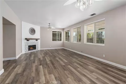 Living - 31383 Britton Cir, Temecula, CA 92591 photo 5 of 8
