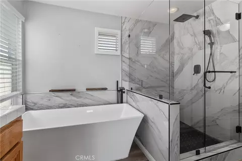 Bath - 31383 Britton Cir, Temecula, CA 92591 photo 2 of 4