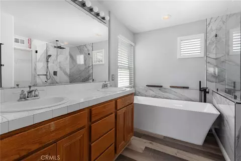 Bath - 31383 Britton Cir, Temecula, CA 92591 photo 3 of 4