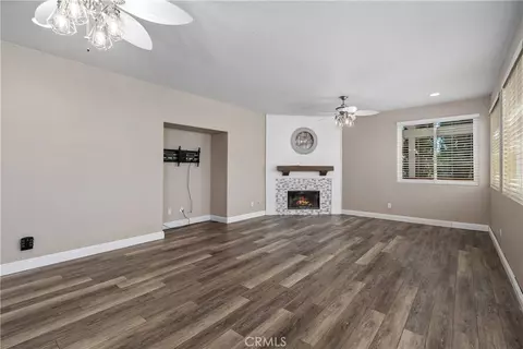Living - 31383 Britton Cir, Temecula, CA 92591 photo 6 of 8