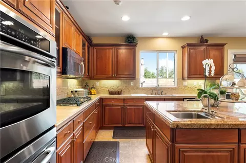 Kitchen - 34326 Lamborn, Temecula, CA 92592 photo 4 of 4