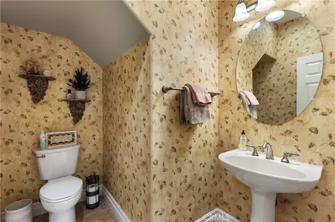 Bath - 34326 Lamborn, Temecula, CA 92592 photo 2 of 7