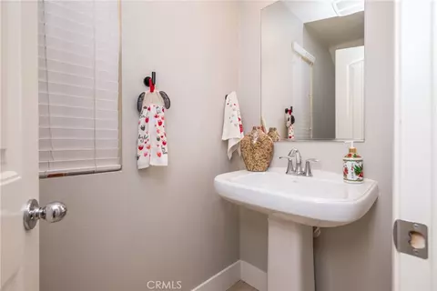 Entry Way - 32378 Magee, Temecula, CA 92592 photo 3 of 7