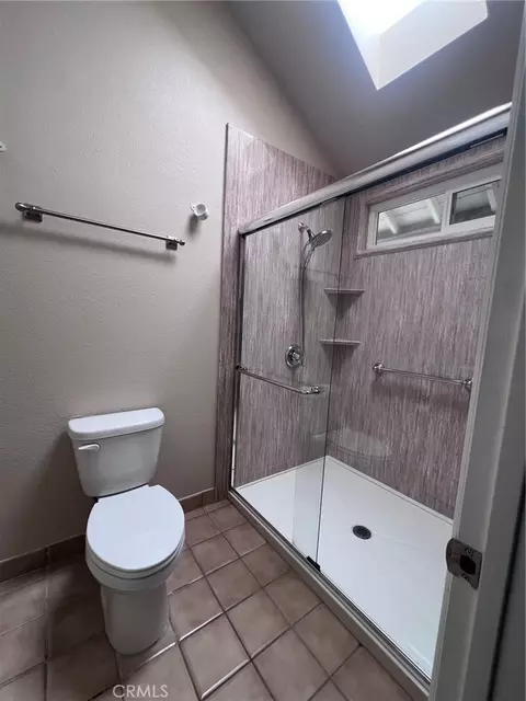 Bath - 1750 Sunnypark, Redlands, CA 92374 photo 3 of 4