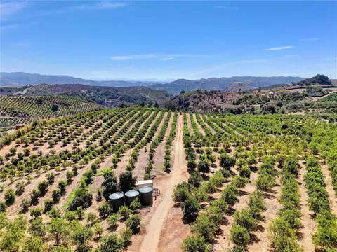 21055 Carancho Rd, Temecula, CA 92590 photo 5