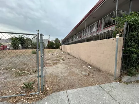663 W 6th St, San Bernardino, CA 92410