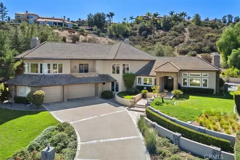 22499 Bear Creek Dr S, Murrieta, CA 92562