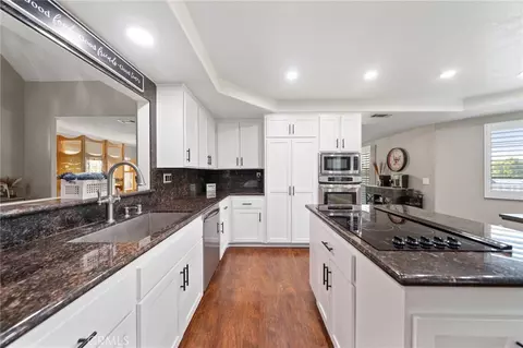 Kitchen - 40910 Via Media, Temecula, CA 92591 photo 7 of 7