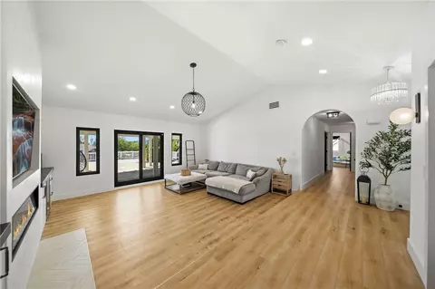 Living - 30357 San Pasqual Rd, Temecula, CA 92591 photo 3 of 4