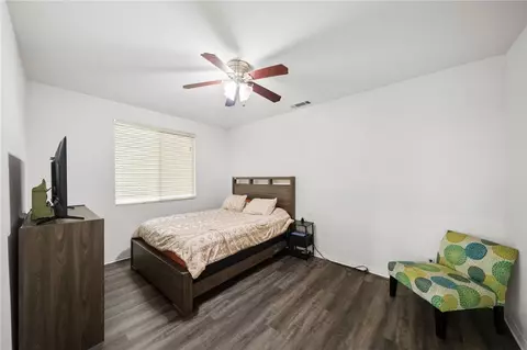 Bedroom - 21672 Front St, Wildomar, CA 92595 photo 4 of 10
