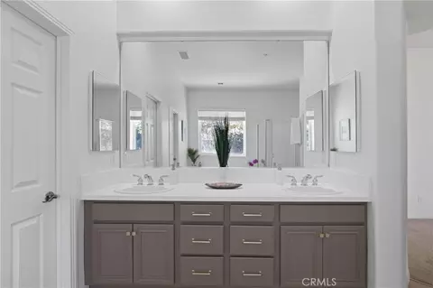 Bath - 1031 Inverlochy Dr, Fallbrook, CA 92028 photo 1 of 4