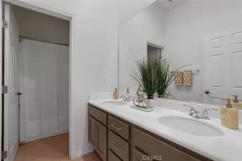 Bath - 1031 Inverlochy Dr, Fallbrook, CA 92028 photo 3 of 4