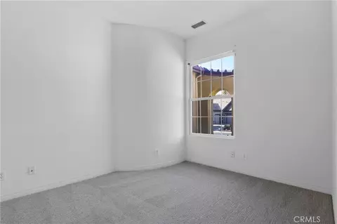 Bedroom - 1031 Inverlochy Dr, Fallbrook, CA 92028 photo 3 of 6