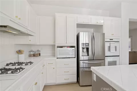 Kitchen - 1031 Inverlochy Dr, Fallbrook, CA 92028 photo 3 of 3