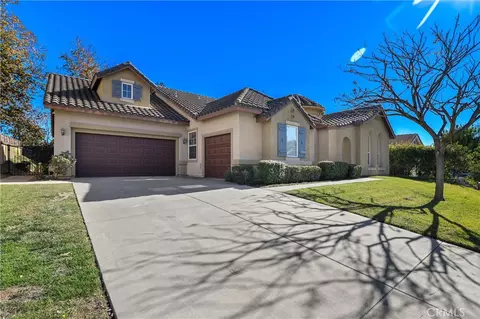 Exterior - 1031 Inverlochy Dr, Fallbrook, CA 92028 photo 2 of 5